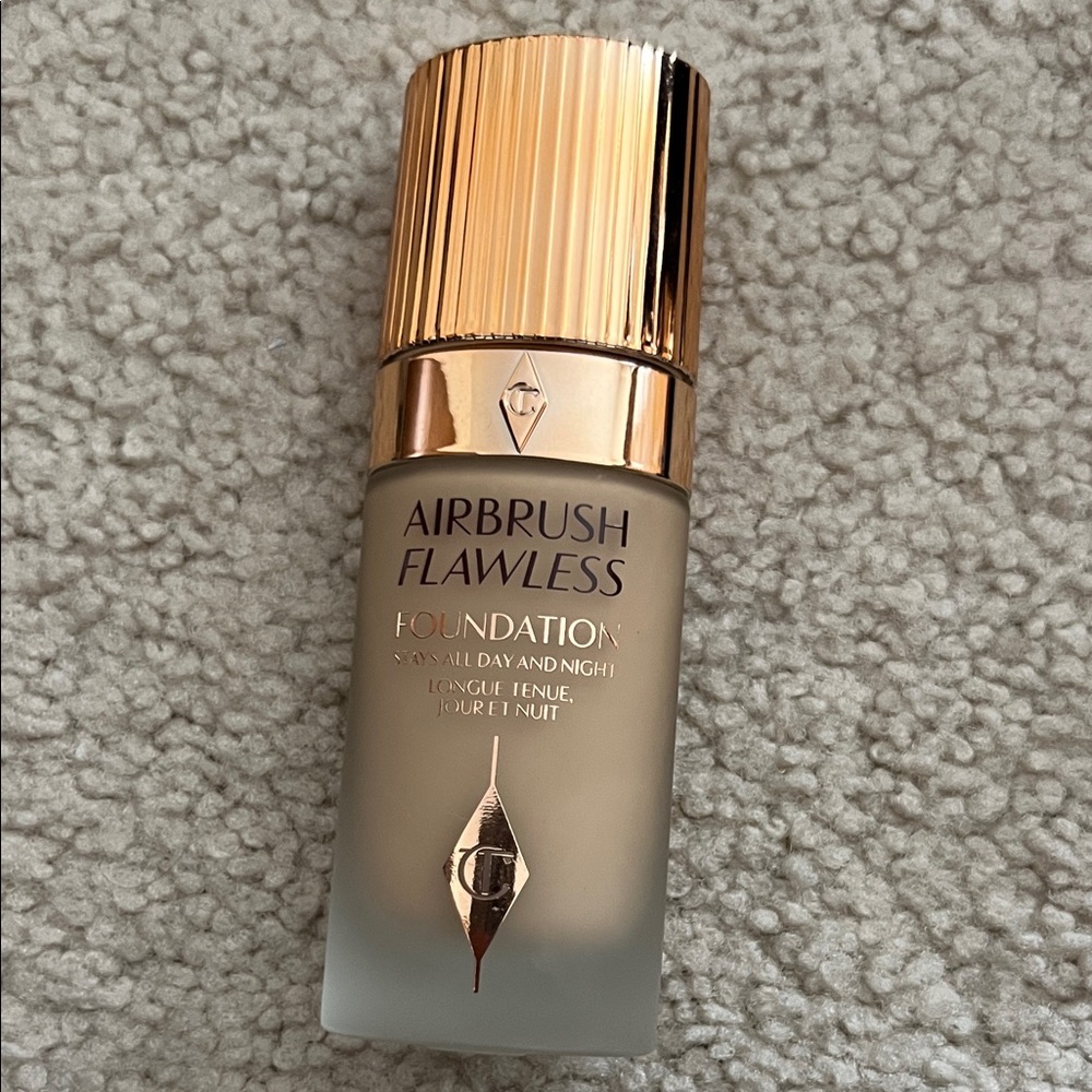 Charlotte Tilbury Airbrush Flawless Foundation - Shade 5.5